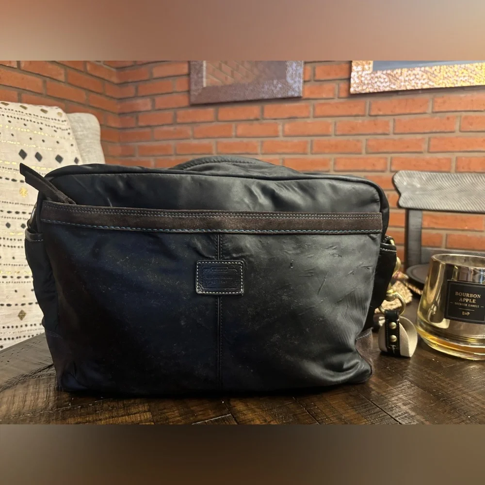 Coach Black Nylon & Brown Suede Baby Bag with Cream Strap🥰